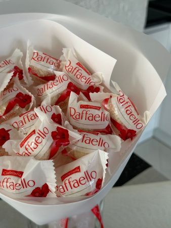 Букет Raffaello S